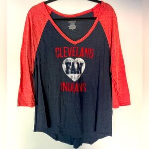 Cleveland Indians baseball tshirt. Size xxl. Navy and orange main colors.